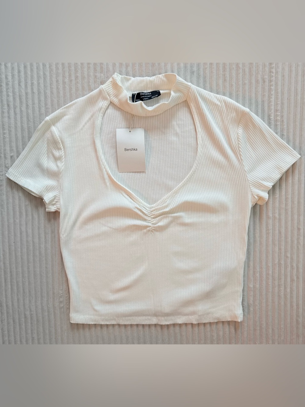 NWT Bershka Spain Cream Ribbed V-Neck Short Sleeve Crop Top Large